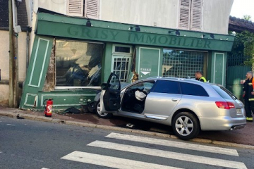 Accident routier, rue du gl De Gaulle 240722