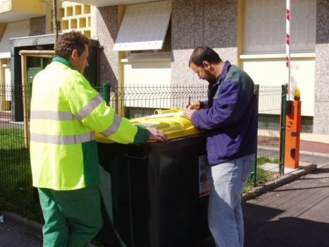 Distribution de bacs SMIRTOM