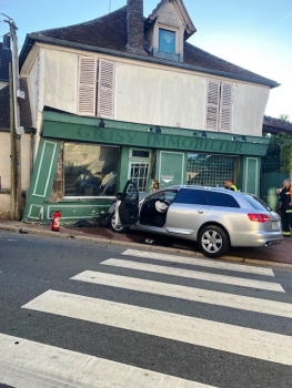 Accident routier, rue du gl De Gaulle 240722