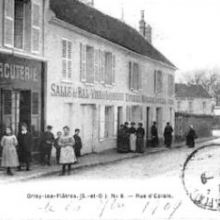 Hier à Grisy rue et ses habitants 