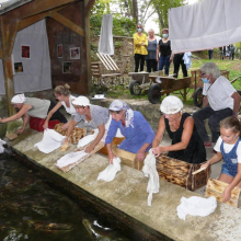 Les lavandières au lavoir des Maurois.