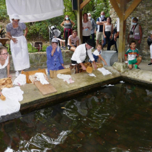 Les lavandières au lavoir des Maurois.