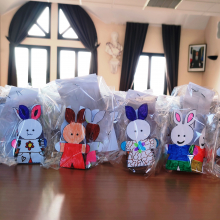 Les lapins de Pâques de nos écoliers : message de l'équipe de la restauration scolaire.