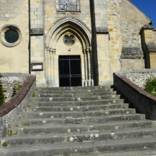 Pose de la grille d'aération de l'église de Grisy-les-Platres.