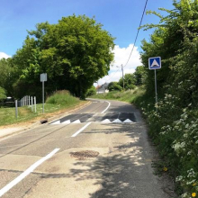 06 mai 2022 : les coussins berlinois ont été implantés dans la rue de Cormeilles, à Grisy-les-Plâtres.